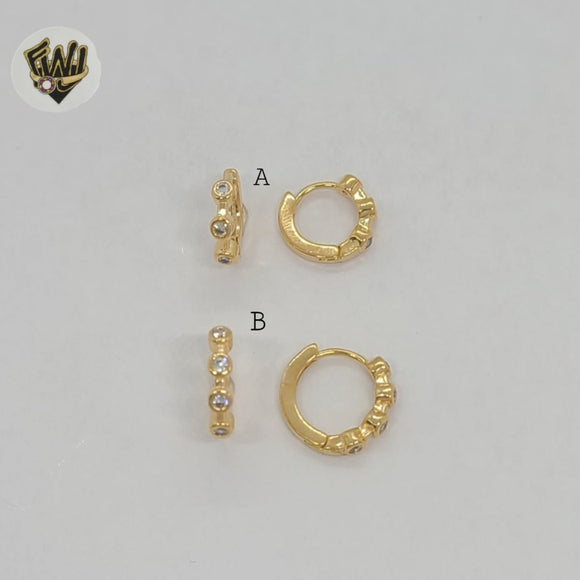 (1-2521-1) Gold Laminate - Small Zircon Huggies - BGF