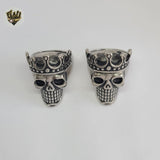 (4-0078) Acero inoxidable - Anillo para hombre con circonitas talladas.