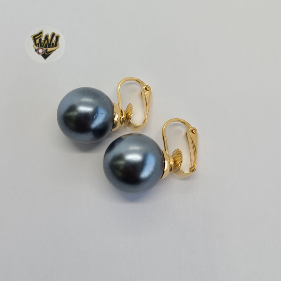 (1-1014) Gold Laminate - Dark Grey Earrings - BGO - Fantasy World Jewelry