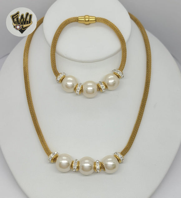 (4-7036) Stainless Steel - 4mm Pearl Set - 18