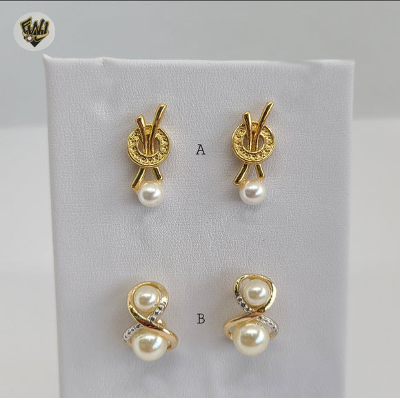 (1-1037) Gold Laminate - Pearls Earrings - BGF - Fantasy World Jewelry