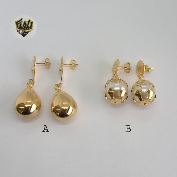 (1-1048) Gold Laminate Earrings - BGF - Fantasy World Jewelry